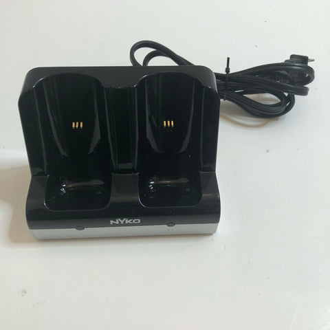 Nyko Nintendo Wii Remote Charger Station Charge 2 Wii remotes Good Condition