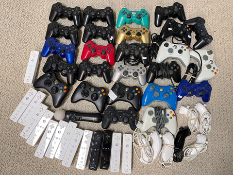 Lot of 47 Xbox 360, Playstation 3, PS3 PS2 Wii Controllers For Parts, AS IS!